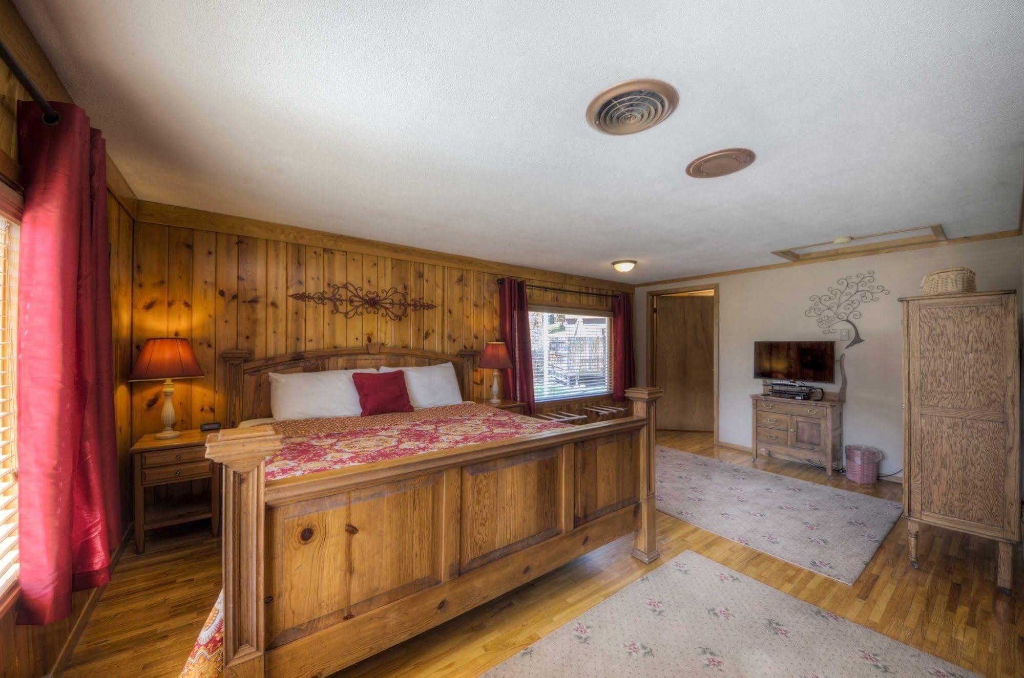 Black Forest Inn Bed & Breakfast Рапид Сити Екстериор снимка